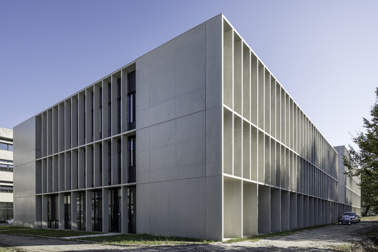 Здание H в кампусе Университета Maison de l'Economie Pessac / Marjan Hessamfar & Joe Vérons architectes associés - Наружная фотография, Фасад