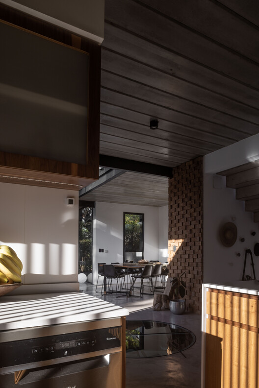 Dominga House / RBK arquitectura - Интерьерная фотография, Столешница, Балка