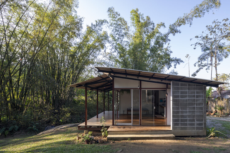 Casa Coriscão / Kiti Vieira Arquitetura - Экстерьерная фотография, Лес