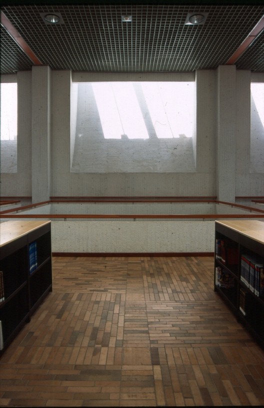 Классика архитектуры: Biblioteca El Tintal / Bermúdez Arquitectos — изображение 11 из 24