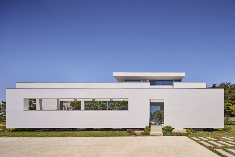 Квадратный Дом / ilsangarchitects - Экстерьерная Фотография, Окна, Фасад