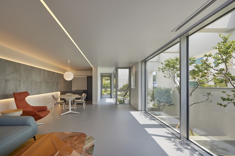 Square House / ilsangarchitects - Интерьерная фотография, Стул, Окна