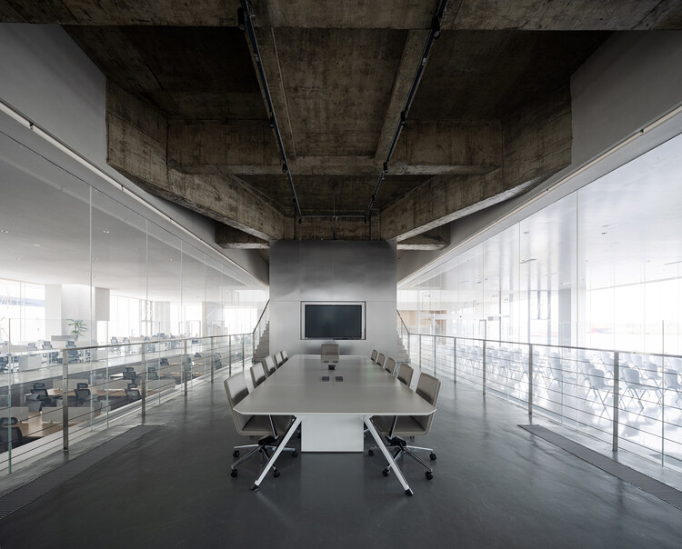 Bluepha BioFAB / XING DESIGN - Интерьерная фотография, стол, стул