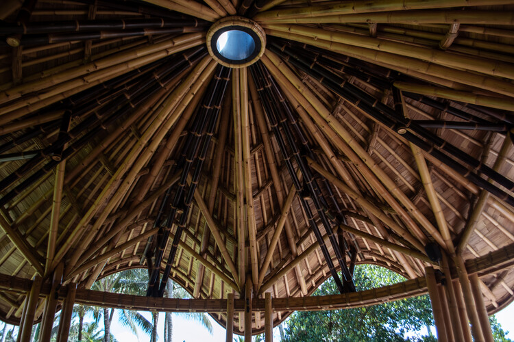 Yoga & Spa Ubud / Студия Пабло Луна - Интерьерная фотография, освещение, луч