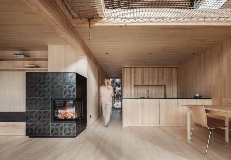 House L / dunkelschwarz - Интерьерная фотография, Кухня, Балка