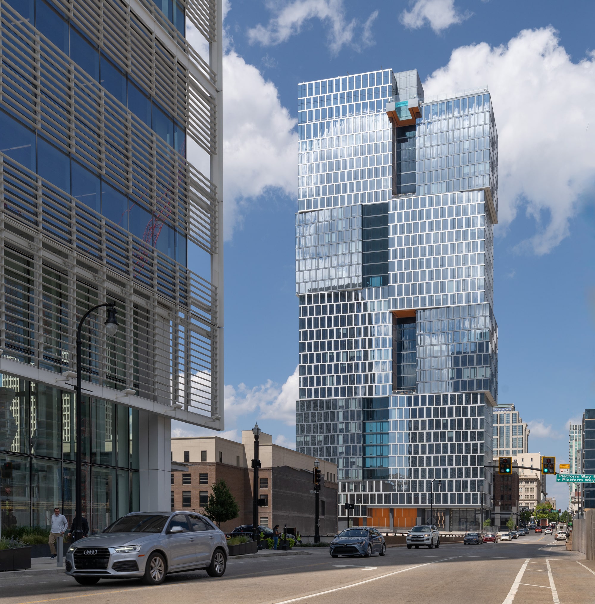 Alcove Residential Tower / Goettsch Partners