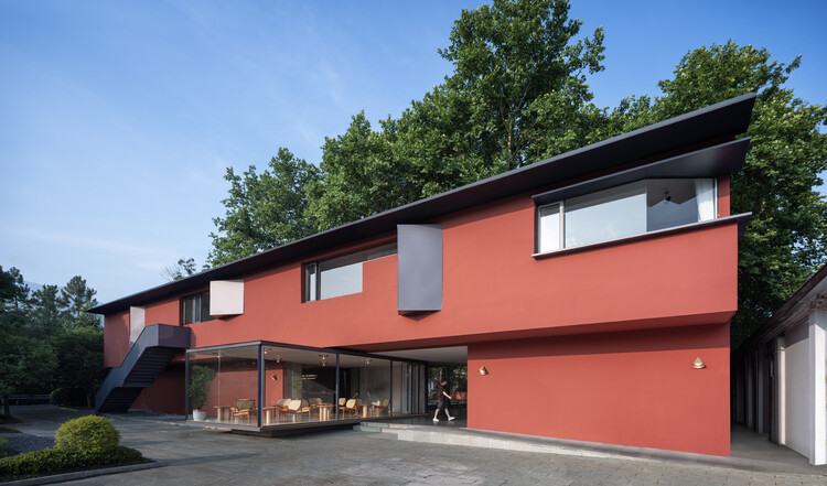 Yiwu Chian Wutong yard / ALL STUDIO - Фото экстерьера, окна, дверь, фасад
