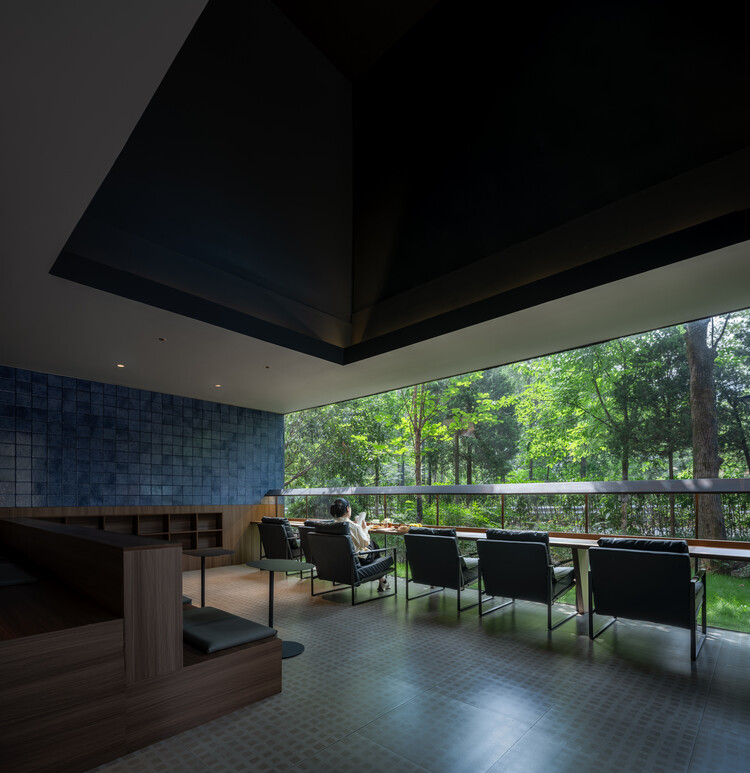 Yiwu Chian Wutong yard / ALL STUDIO - Интерьерная фотография, Стол, Стул