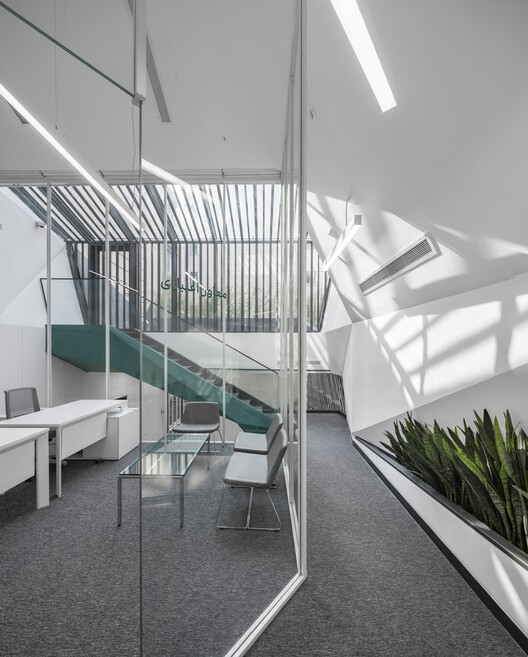 Карафарин Банк / NextOffice - Интерьерная фотосъемка, Стул, Перила