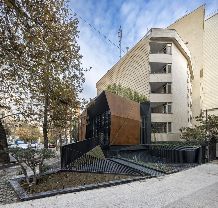 Карафарин Банк / NextOffice - Фотосъемка Экстерьера, Окна, Фасада