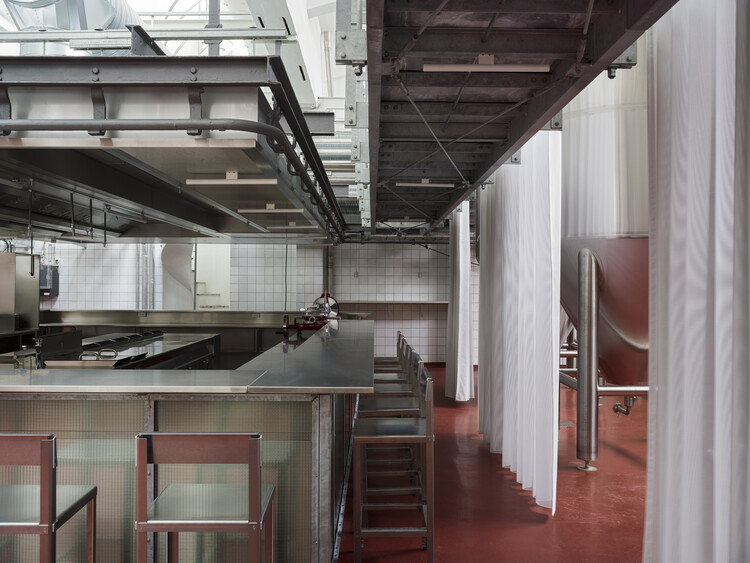 ÅBEN Brewery / pihlmann architects - Интерьерная фотография, Балка, Окна