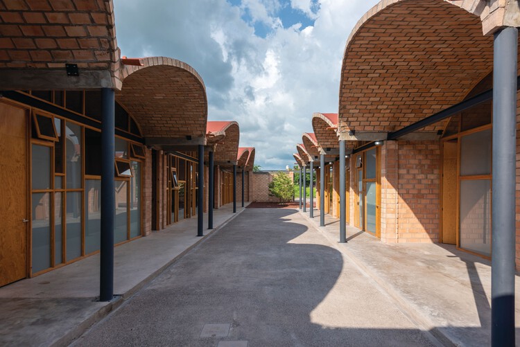 Общественный центр Руиса / bgp arquitectura - Наружная фотография, Кирпич, Фасад