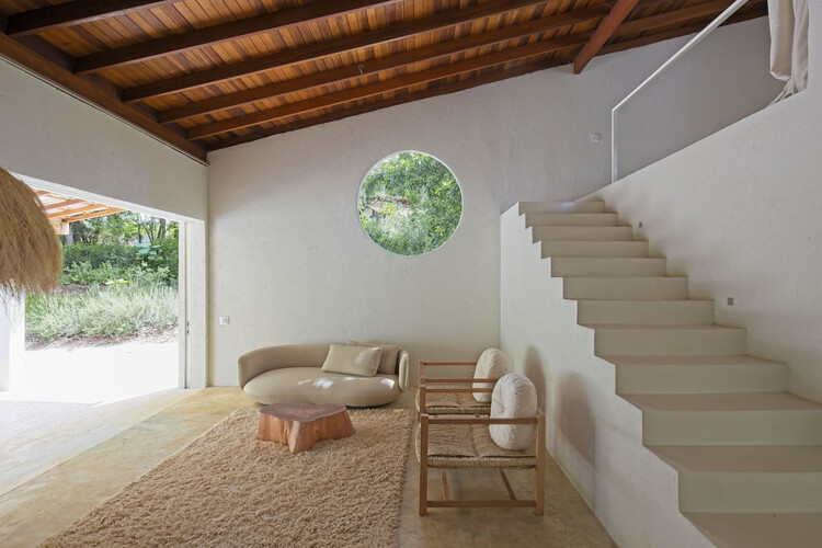 Alecrim House / Alan Chu Arquitetura - Интерьерная фотография, Лестница, Стул, Балка, Перила