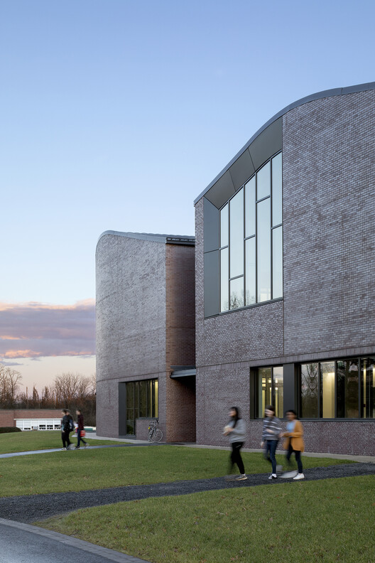 Школа Лоуренсвилля Tsai Commons and Field House / Sasaki - Наружная фотография, окна, фасад