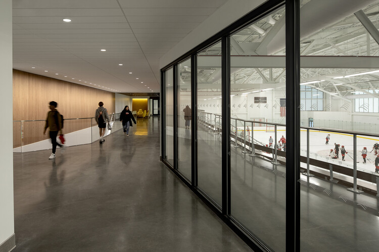 Школа Лоуренсвилля Tsai Commons and Field House / Sasaki - Внутренняя фотография, окна