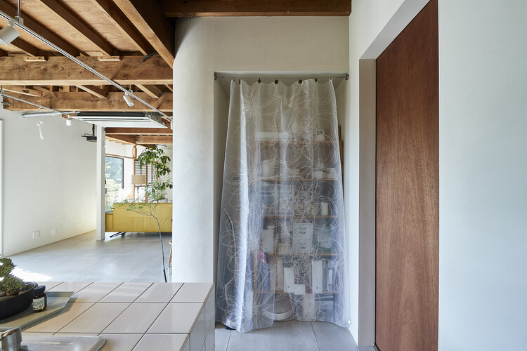 Kamakura House / ROOVICE - Интерьерная фотография, Окна, Луч