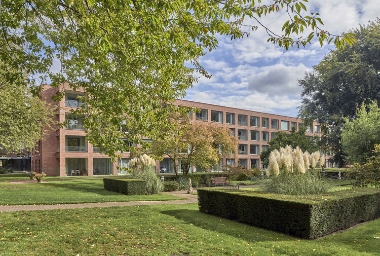 Oude Dijk Housing / Shift Architecture Urbanism - Наружная фотография, Окна, Сад