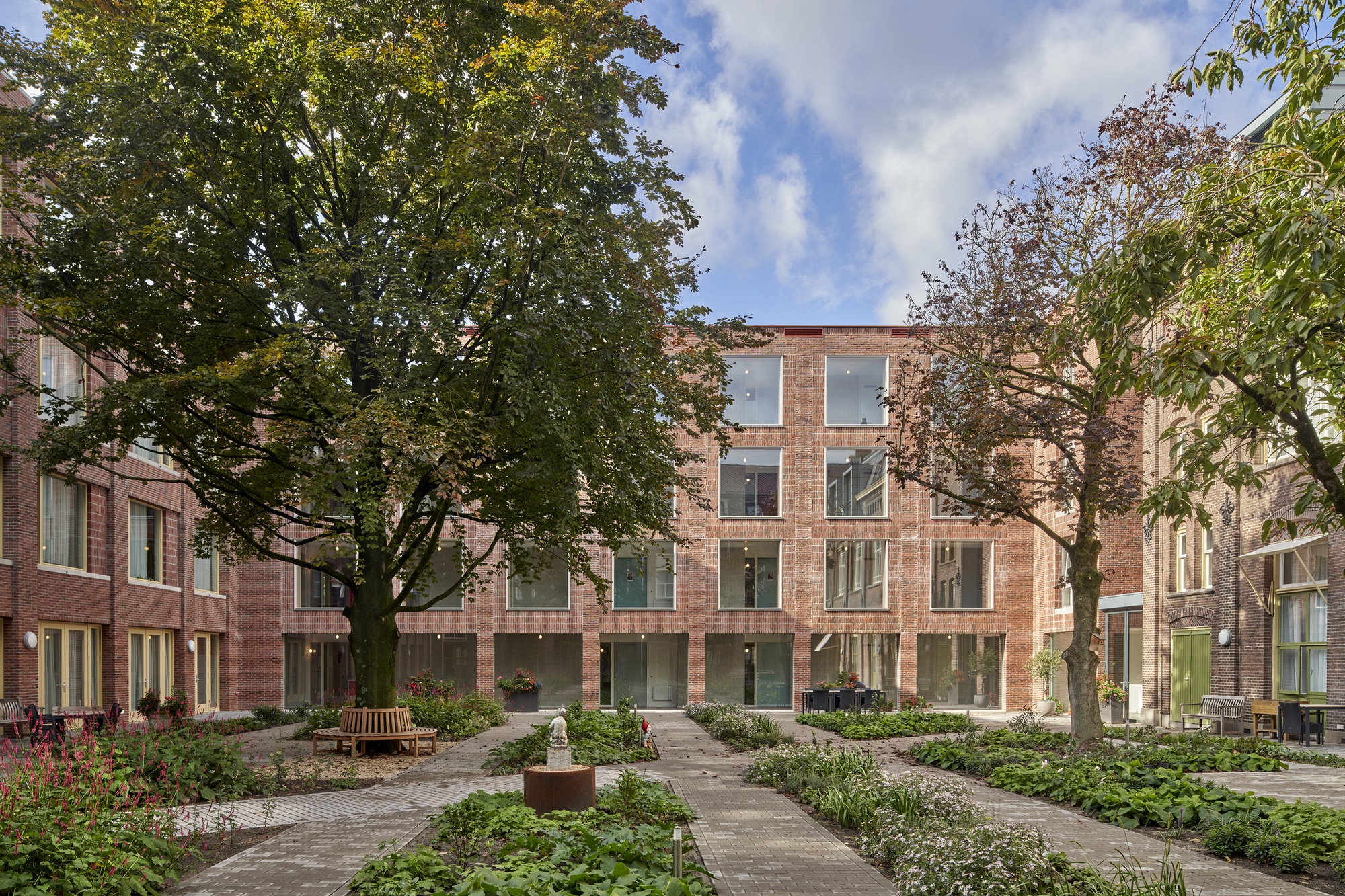 Oude Dijk Housing / Shift Architecture Урбанизм