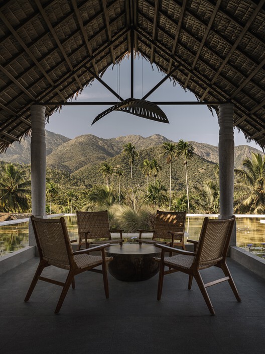 Maayaa Resort / aslam.sham architects - Интерьерная фотография, Столовая, Стул