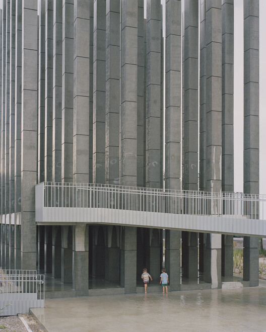 Less Pavilion / Pezo von Ellrichshausen - Наружная фотография, Фасад