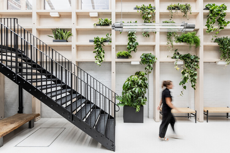 Weavers House / MATA Architects - Интерьерная фотография, Лестницы, Фасад, Перила