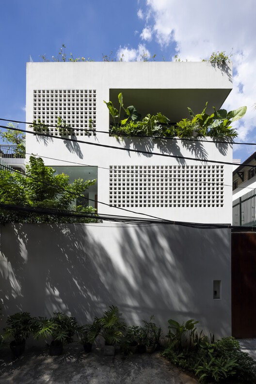 215D7 House / 23o5Studio - Экстерьерная фотосъемка, Окна, Фасад