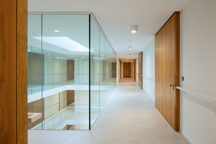 Дом для престарелых Ten Kerselaere / Atelier Kempe Thill - Внутренняя фотография, двери, окна