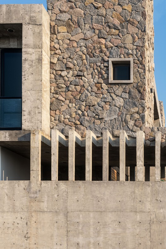 House Blvd Mandinga / Taller Multidisciplinar - Наружная фотография, Кирпич, Окна, Фасад