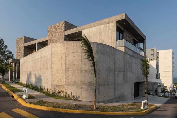 House Blvd Mandinga / Taller Multidisciplinar - Наружная фотография, окна, фасад