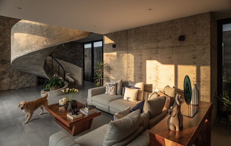 House Blvd Mandinga / Taller Multidisciplinar - Интерьерная фотография, Гостиная, Стол, Диван