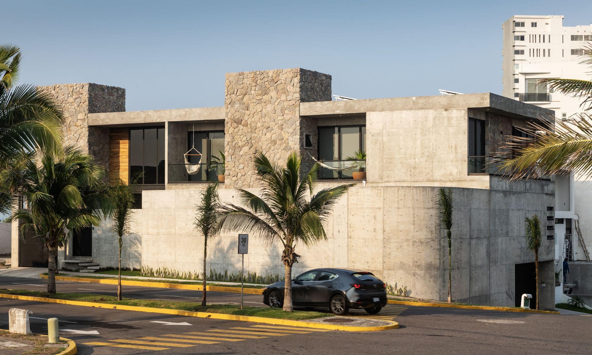 House Blvd Mandinga / Taller Многопрофильный