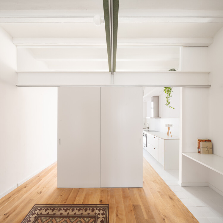 Ремонт квартиры в Sants/midori arquitectura - Интерьерная фотосъемка, Кухни, Стеллажи, Столешницы