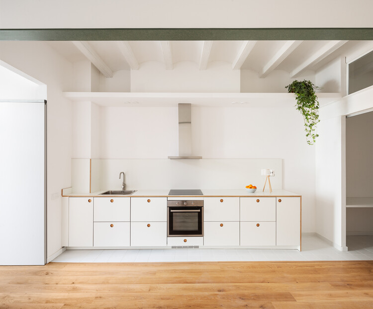 Ремонт квартиры в Sants/midori arquitectura - Интерьерная фотосъемка, Кухня, Столешница, Стул