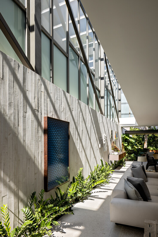 LRM House / Studio AG Arquitetura - Интерьерная фотография, гостиная, перила
