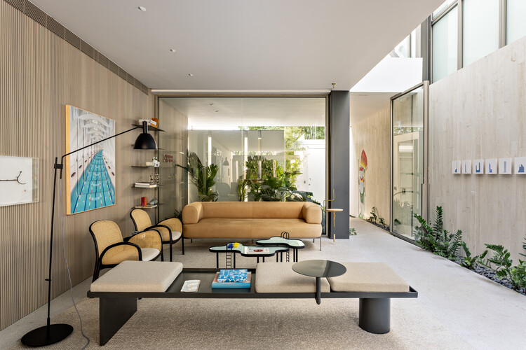 LRM House / Studio AG Arquitetura - Интерьерная фотография, Гостиная, Диван, Стол, Стул
