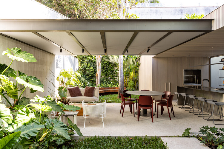 LRM House / Studio AG Arquitetura - Интерьерная фотография, Столовая, Стол, Стул, Сад, Патио