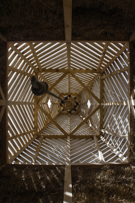 Пасторальная симфоническая инсталляция / Bourguignon Quentin + Delebecque Marin + Doin Luc - Интерьерная фотография, луч