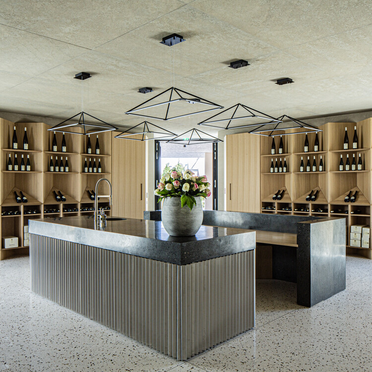 Domaine Claude Bentz / Studio Jil Bentz - Интерьерная фотография, Кухня, Колонна