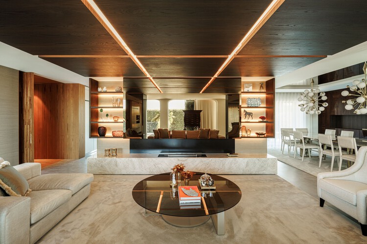 Дом Лавры / Ricardo Azevedo Arquitecto - Интерьерная фотография, Диван, Стол