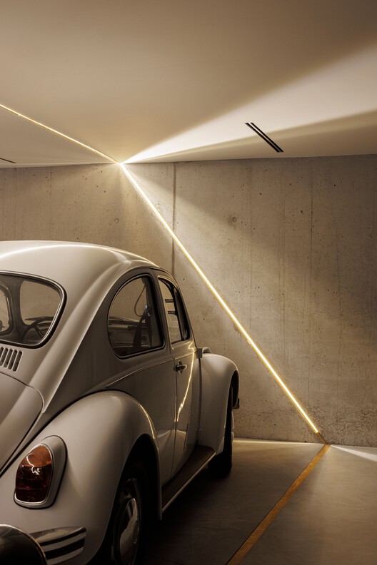 Дом Лавры / Ricardo Azevedo Arquitecto - Интерьерная фотография, Дверь
