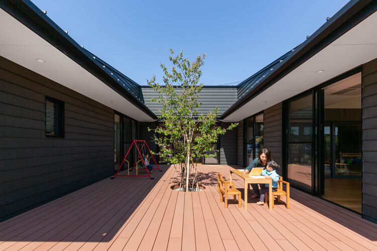 SMS Питомник / HIBINOSEKKEI + Youji no Shiro - Экстерьерная фотография
