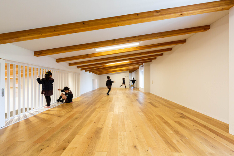 Детский сад SMS / HIBINOSEKKEI + Youji no Shiro - Интерьерная фотография