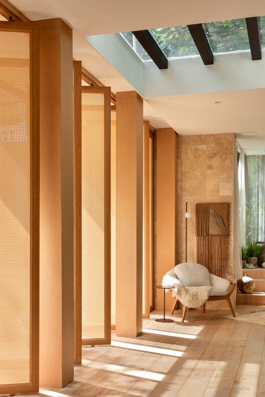 Senses House / UP3 Arquitetura - Фотография интерьера, Колонна, Окна, Балка