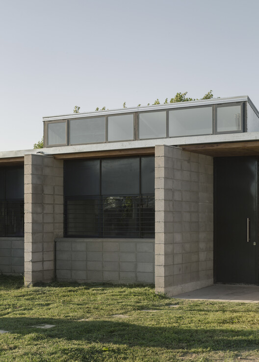 Дом для Хуана и Лауры / Atelier Atlantico - Экстерьерная фотография, фасад