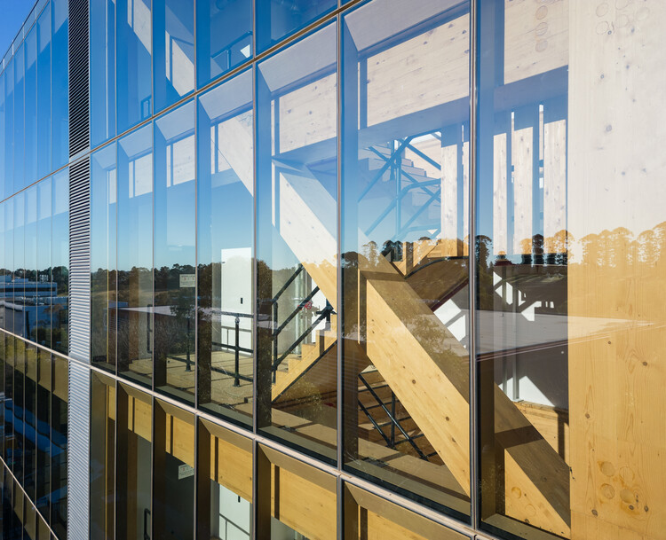 Коммерческое здание Bond / fitzpatrick+partners — фотография экстерьера, окна