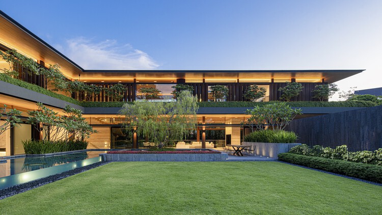 Serendipity House / Wallflower Architecture + Design - Экстерьерная фотография, фасад, двор