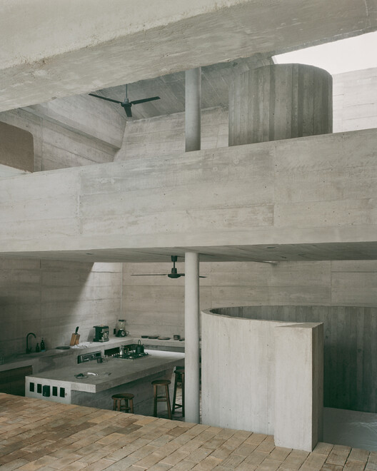 House VO / House WO / Архитектура Людвига Годфруа - Фотография интерьера, Столешница, Балка