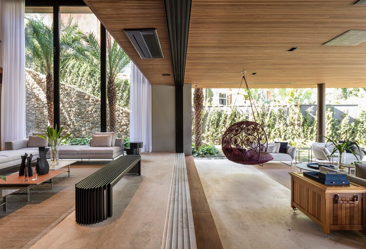 RZ Residence / Padovani Arquitetos - Фотография интерьера, окна, балка, терраса