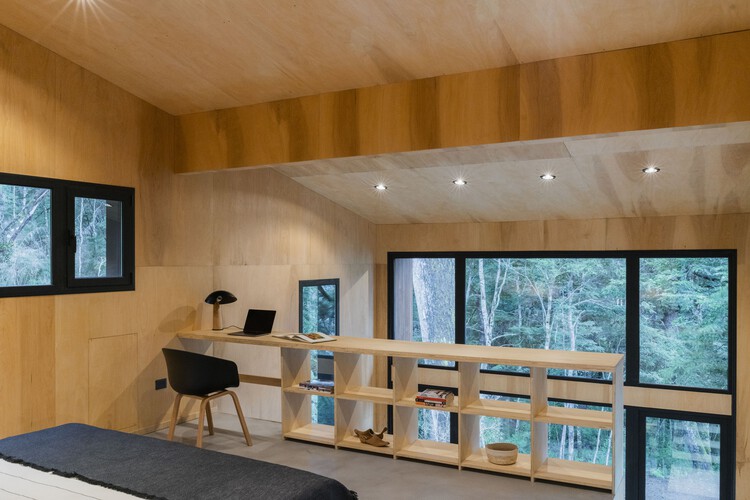 Gallareta House / OJA (органическая и радостная архитектура) – фотография интерьера, окна, балка