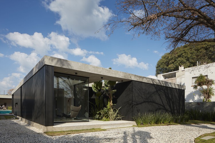 Ремонт дома Alma / iHouse estudio - Фотография экстерьера, окна